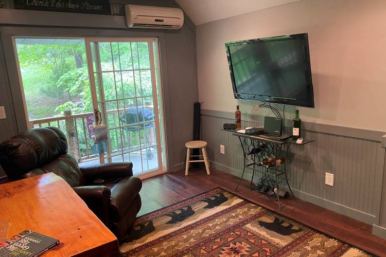 Roaring River Chalet Jenkins Rentals